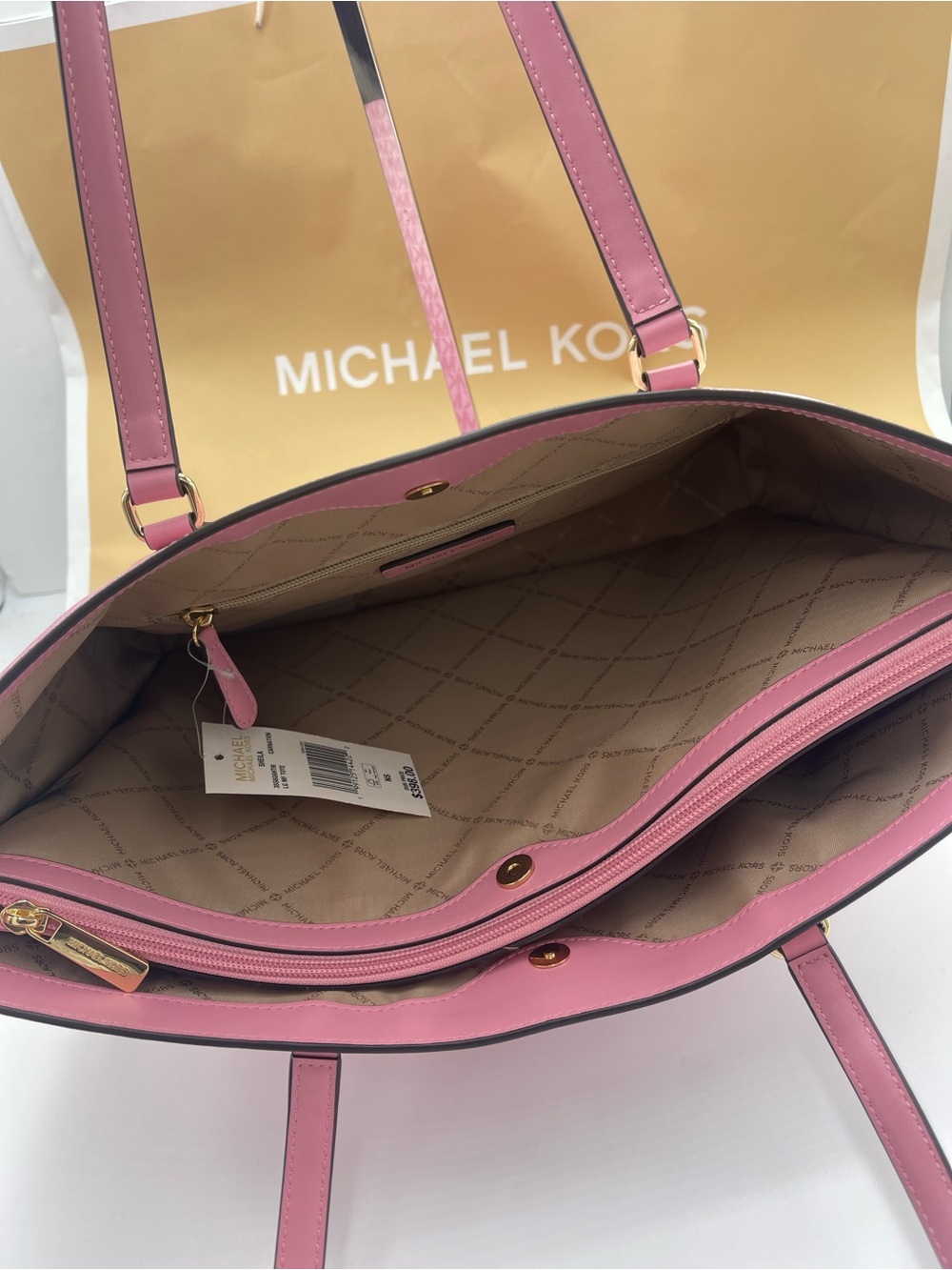 MICHAEL MICHAEL KORS SHEILA
CARNATION LG Multifunctional TOTE bag
Carnation
NWT - Picture 6 of 16